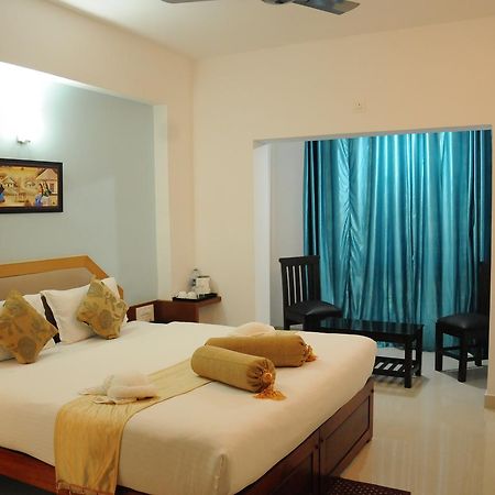 Alwesal International Hotel Madikeri Exterior photo