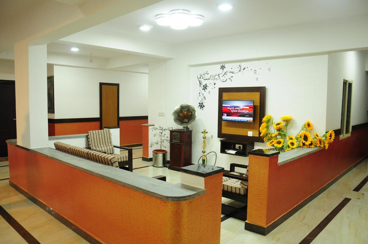 Alwesal International Hotel Madikeri Exterior photo