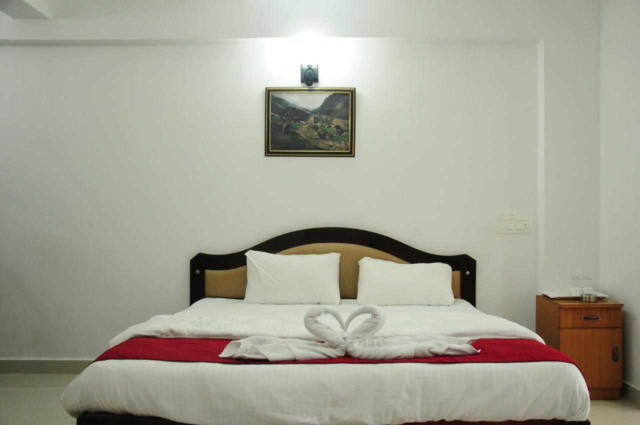 Alwesal International Hotel Madikeri Exterior photo