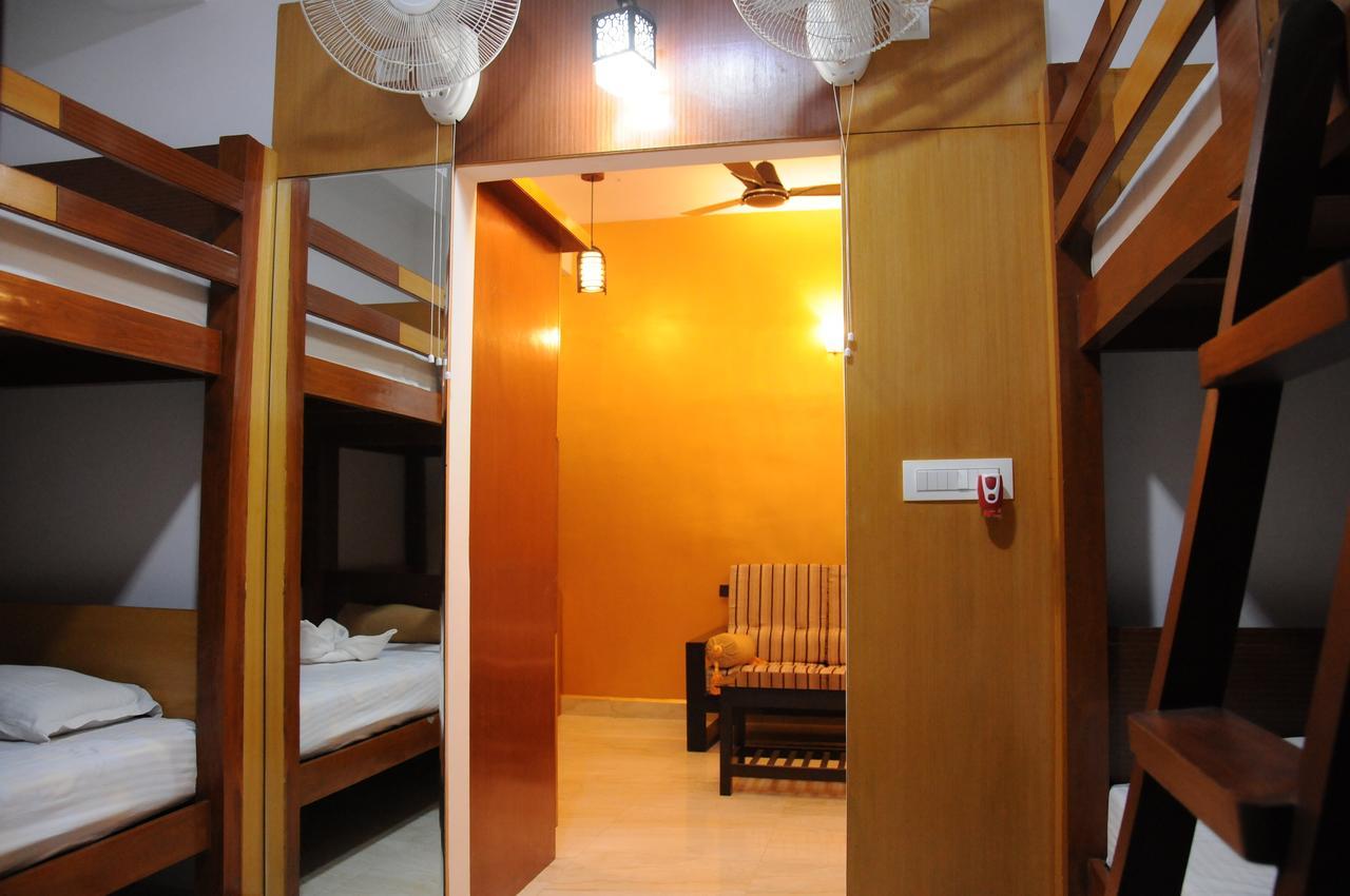 Alwesal International Hotel Madikeri Exterior photo