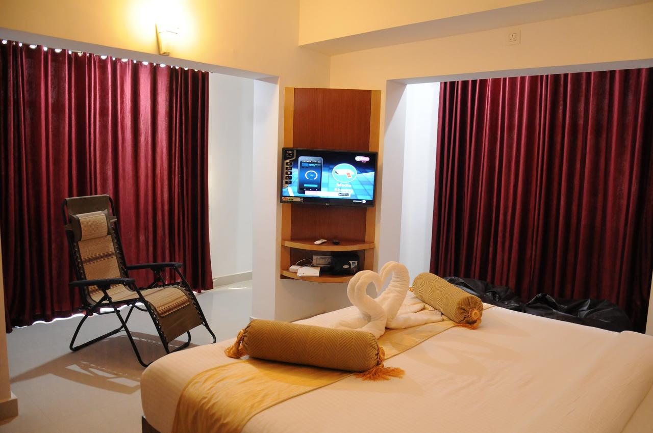 Alwesal International Hotel Madikeri Exterior photo